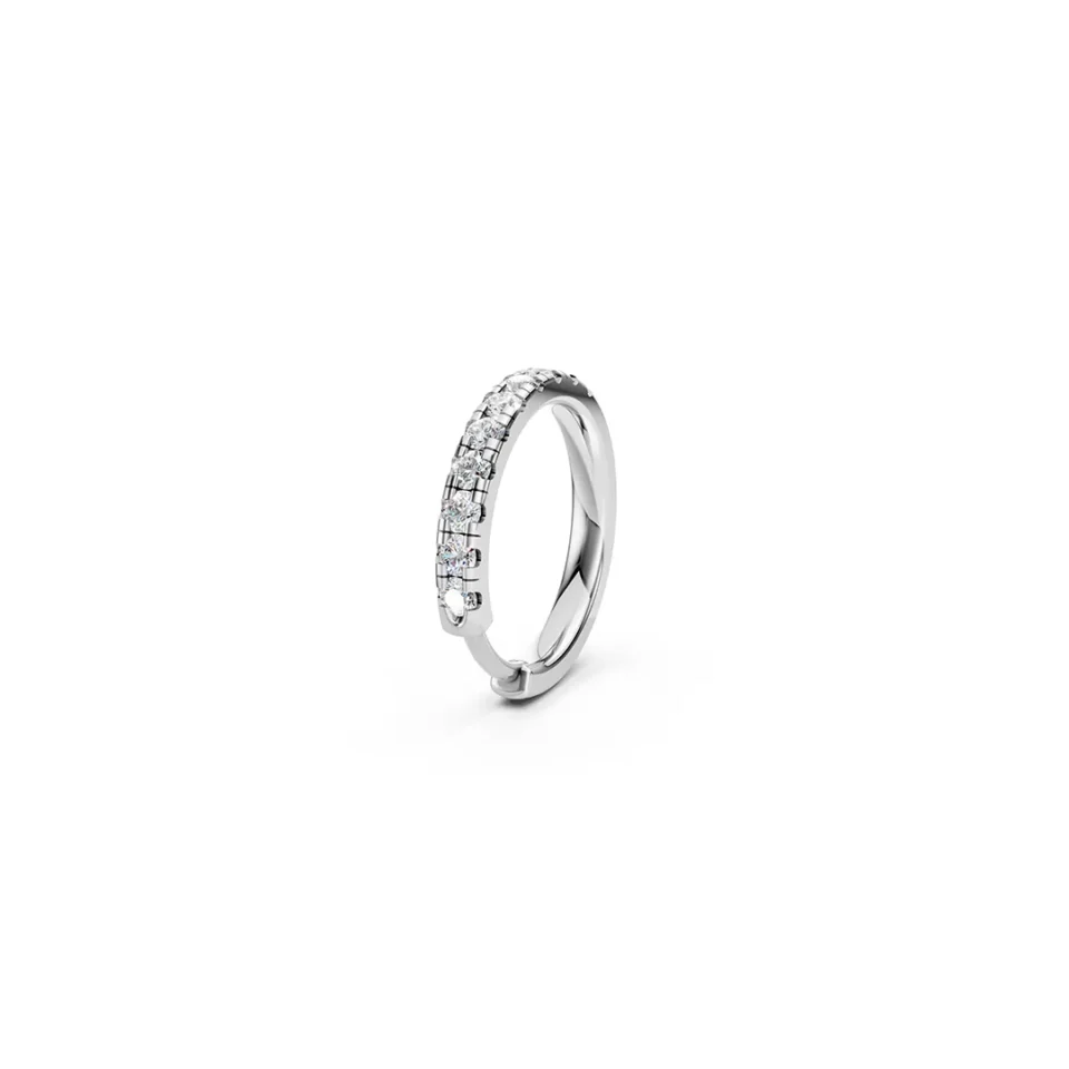 Round gold earring with diamonds white